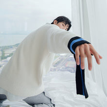 Load image into Gallery viewer, Sicilian men&#39;s winter new lazy style sweater V-neck contrast stitching loose casual men&#39;s pullover sweater
