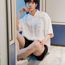 Load image into Gallery viewer, Sicilian men&#39;s summer short-sleeved white shirt male Korean version of the trend of men&#39;s loose white five-point sleeve stand-up collar shirt
