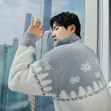 Load image into Gallery viewer, Sicilian men&#39;s winter new turtleneck snowflake sweater contrast stitching Korean trend loose handsome sweater
