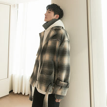 Load image into Gallery viewer, Sicilian men&#39;s autumn and winter loose short plaid woolen coat trendy men&#39;s woolen coat men&#39;s Korean version of the trend
