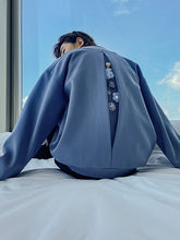 Load image into Gallery viewer, CHENGGUANG WANG x CHIC ERRO joint lazy wind jacket white round neck cracked sweater men
