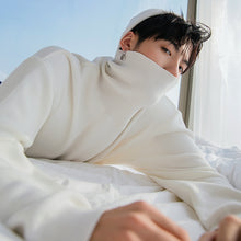 Load image into Gallery viewer, Sicilian men&#39;s winter new youth all-match turtleneck sweater loose Korean version of the trend of men&#39;s long-sleeved shirt
