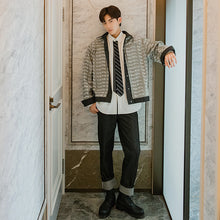 Load image into Gallery viewer, Sicilian men&#39;s autumn design sense of both sides wear denim jacket male Korean version of the trend letter men&#39;s printed jacket
