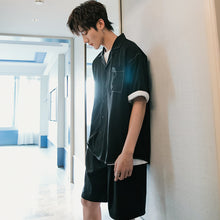 Load image into Gallery viewer, Sicilian men&#39;s autumn black short-sleeved shirt male Korean version of the trend five-point sleeve men&#39;s loose half-sleeved shirt
