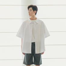 Load image into Gallery viewer, Sicilian men&#39;s short-sleeved white shirt male Korean version of the trend five-point sleeve loose men&#39;s half-sleeved white shirt
