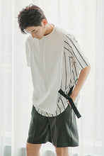 Load image into Gallery viewer, Sicilian men&#39;s clothing Hong Kong style short-sleeved men&#39;s trend loose white men&#39;s design sense striped stitching fake two-piece t-shirt
