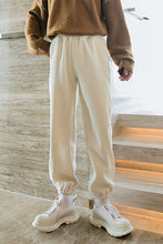 Load image into Gallery viewer, Sicilian men&#39;s winter new men&#39;s corduroy trousers solid color loose wild ins wind casual trousers
