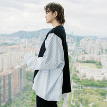 Load image into Gallery viewer, Sicilian men&#39;s autumn Korean men&#39;s design sense handsome shirt loose striped stitching sweater men thin
