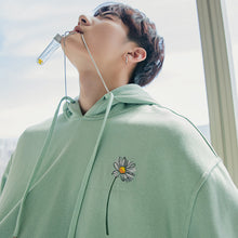 Load image into Gallery viewer, Sicilian men&#39;s clothing send necklaces autumn Korean tops for boys loose embroidered white hooded sweater men trend
