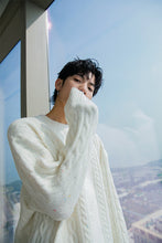 Load image into Gallery viewer, Sicilian men&#39;s twist round neck sweater loose casual all-match college style pullover sweater men

