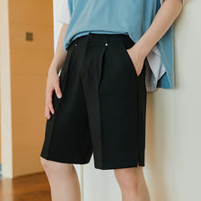 Load image into Gallery viewer, Sicilian men&#39;s summer thin section casual five-point pants male Korean version of the trend loose men&#39;s white suit shorts
