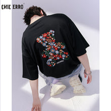 Load image into Gallery viewer, Sicilian men&#39;s embroidery flower round neck short-sleeved t-shirt men&#39;s summer casual men&#39;s creative bear loose top
