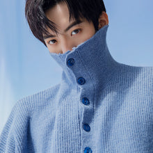 Load image into Gallery viewer, Sicilian men&#39;s winter new high-neck pullover sweater men&#39;s decorative buckle loose handsome solid color casual sweater
