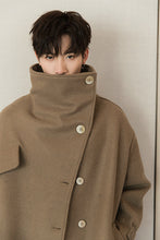 Load image into Gallery viewer, 【Spot quick delivery】Mid-length woolen coat men Korean style trend spring and autumn loose thick woolen coat men
