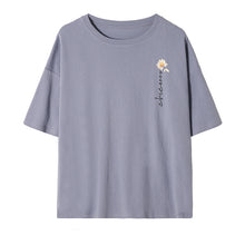 Load image into Gallery viewer, Sicilian men&#39;s summer half-sleeved men&#39;s trend five-point sleeve t-shirt loose white men&#39;s small daisy short-sleeved t-shirt
