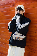 Load image into Gallery viewer, Sicilian Men&#39;s Men&#39;s Loose White Top Korean Trend Plaid Stitching Plus Velvet Turtleneck Sweater Men&#39;s Spring and Autumn
