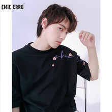 Load image into Gallery viewer, Sicilian men&#39;s flower embroidery short-sleeved t-shirt men&#39;s 2021 new summer loose men&#39;s casual t-shirt

