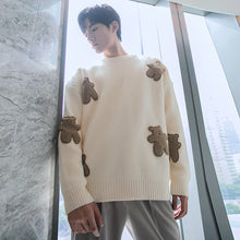 Load image into Gallery viewer, Sicilian men&#39;s black round neck sweater men&#39;s autumn long-sleeved loose lazy bear jacquard sweater pullover
