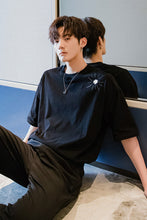 Load image into Gallery viewer, Sicilian men&#39;s summer Korean short-sleeved men&#39;s tide brand trend loose men&#39;s half-sleeved embroidery small daisy t-shirt men
