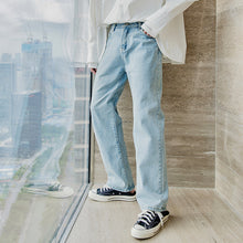 Load image into Gallery viewer, Sicilian men&#39;s casual pants men&#39;s Korean style trendy men&#39;s trousers loose straight light blue jeans
