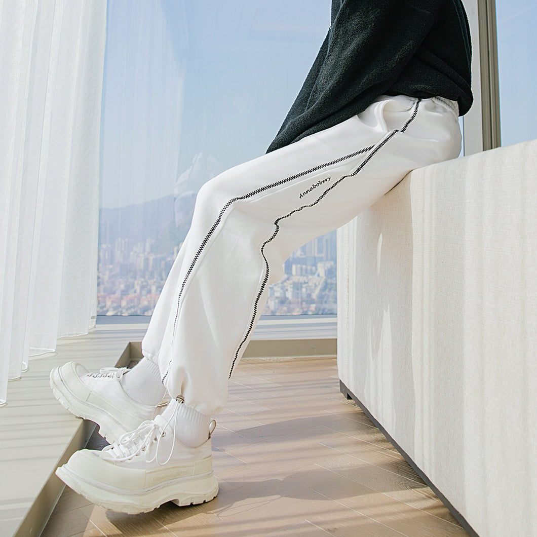 Sicilian men's winter new style trousers men's Korean version of the trend of embroidered top-line beam pants loose wild casual pants