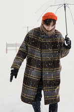 Load image into Gallery viewer, 【Spot quick delivery】Lamb wool plaid mid-length woolen coat winter men&#39;s woolen coat
