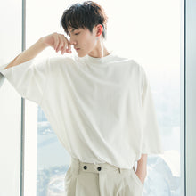 Load image into Gallery viewer, Sicilian men&#39;s wear white bottoming shirt loose men&#39;s three-quarter sleeve men&#39;s Korean style trend short-sleeved t-shirt in spring
