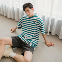 Load image into Gallery viewer, Sicilian men&#39;s Hong Kong style half-sleeved men&#39;s tide brand trend loose boys reflective printing black and white striped short-sleeved t-shirt

