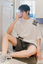 Load image into Gallery viewer, Sicilian men&#39;s Harajuku style short-sleeved men&#39;s tide brand trend loose men&#39;s five-point sleeve lattice stitching white t-shirt
