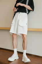 Load image into Gallery viewer, Sicilian men&#39;s straight casual shorts men&#39;s summer loose design sense niche handsome trendy men&#39;s tooling pants
