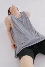Load image into Gallery viewer, Sicilian men&#39;s 2021 new sleeveless vest men&#39;s summer design sense niche double-layer casual thin waistcoat
