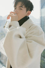 Load image into Gallery viewer, Sicilian men&#39;s autumn and winter loose short woolen coat men&#39;s handsome white woolen coat men&#39;s Korean version of the trend
