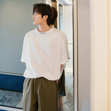 Load image into Gallery viewer, Sicilian men&#39;s summer white half-sleeved men&#39;s trend loose five-point sleeve men&#39;s embroidered Hong Kong style short-sleeved t-shirt

