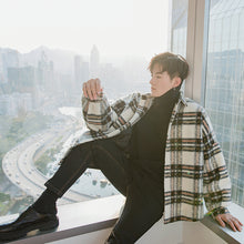 Load image into Gallery viewer, Sicilian men&#39;s loose thick plaid woolen coat autumn and winter Korean style trend men&#39;s short woolen coat
