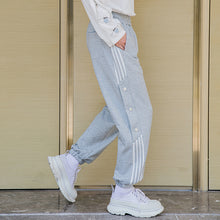 Load image into Gallery viewer, Sicilian Men&#39;s 2021 New Striped Casual Pants Men&#39;s Spring Youth Loose Foot Sports Buttoned Pants
