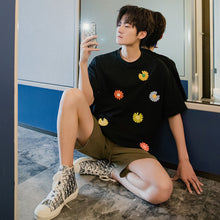 Load image into Gallery viewer, Sicilian men&#39;s summer black short-sleeved men&#39;s tide brand trend loose men&#39;s half-sleeved daisy embroidery t-shirt
