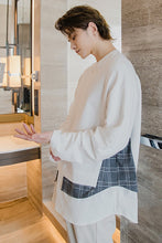 Load image into Gallery viewer, Sicilian men&#39;s Korean style design blouse for boys loose fake two-piece white pullover sweater for men
