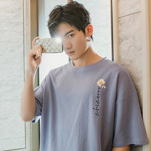 Load image into Gallery viewer, Sicilian men&#39;s summer half-sleeved men&#39;s trend five-point sleeve t-shirt loose white men&#39;s small daisy short-sleeved t-shirt
