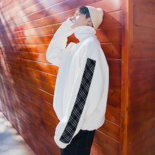 Load image into Gallery viewer, Sicilian Men&#39;s Men&#39;s Loose White Top Korean Trend Plaid Stitching Plus Velvet Turtleneck Sweater Men&#39;s Spring and Autumn
