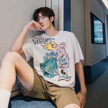 Load image into Gallery viewer, Sicilian men&#39;s spring five-point sleeve men&#39;s Korean version of the trend loose men&#39;s white graffiti print short-sleeved t-shirt
