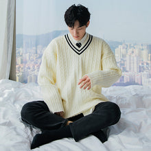 Load image into Gallery viewer, Sicilian men&#39;s winter new V-neck sweater twist contrast loose casual youth college style sweater 4495148744922 4495148744923 4495148744924 4495148744925
