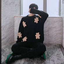 Load image into Gallery viewer, Sicilian men&#39;s black round neck sweater men&#39;s autumn long-sleeved loose lazy bear jacquard sweater pullover

