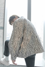 Load image into Gallery viewer, Sicilian men&#39;s lapel jacket male autumn and winter handsome casual long-sleeved zebra pattern jacket male Korean trend top

