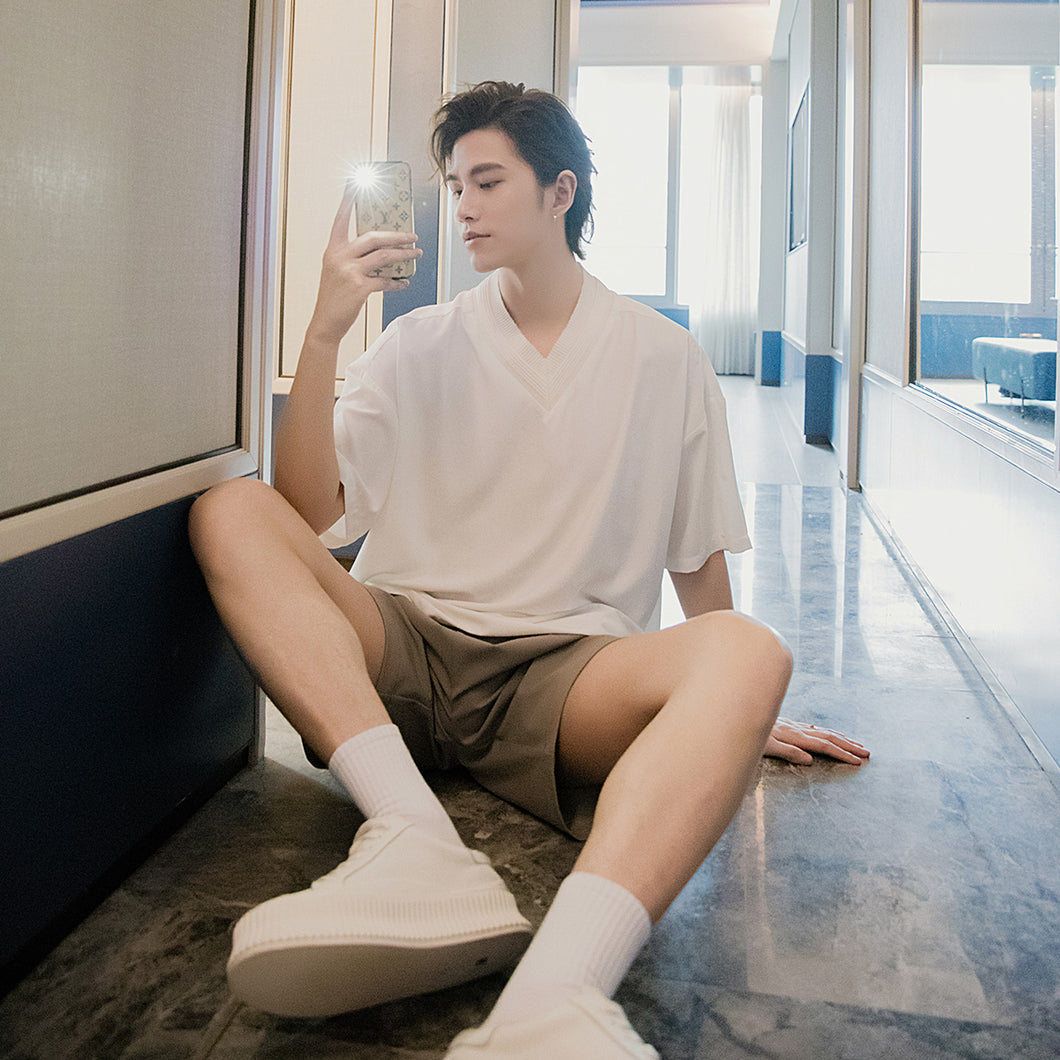 Sicilian men's summer thin knit stitching half-sleeved men's trend loose V-neck white ice silk short-sleeved t-shirt