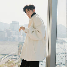 Load image into Gallery viewer, Sicilian men&#39;s autumn and winter loose short woolen coat men&#39;s handsome white woolen coat men&#39;s Korean version of the trend
