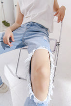 Load image into Gallery viewer, Sicilian men&#39;s 2021 new summer ripped jeans men&#39;s loose straight design sense niche casual pants
