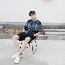 Load image into Gallery viewer, CE customized 17/ss trendy male Korean version loose velvet embroidery short-sleeved T-shirt retro round neck half-sleeved bottoming shirt summer
